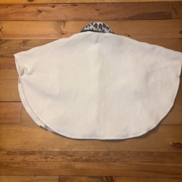 Christie Brooks Girls Cape - Picture 3 of 4